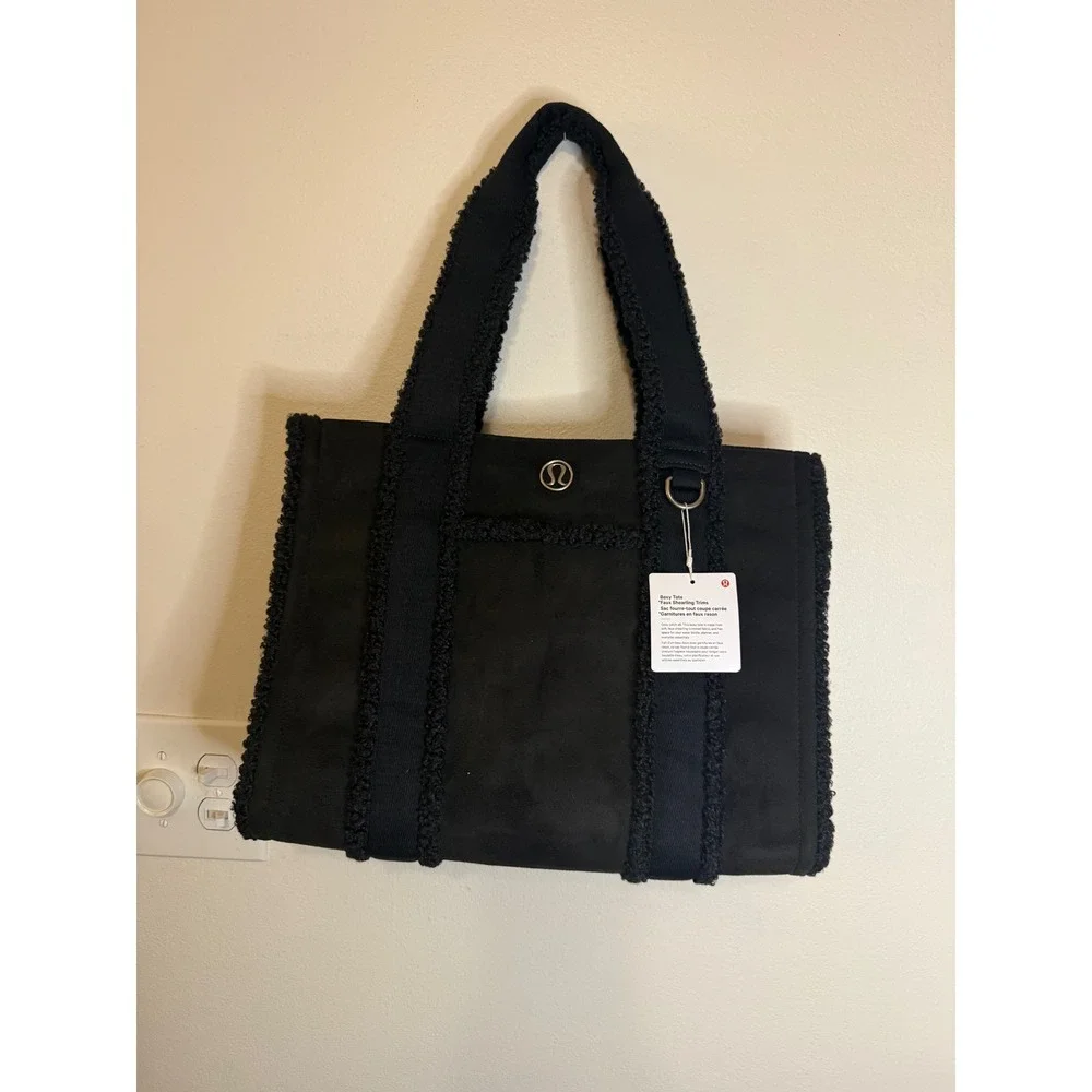 Lululemon Boxy Tote Faux Shearling Trim Black 10L Crossbody $168 MSRP NWT